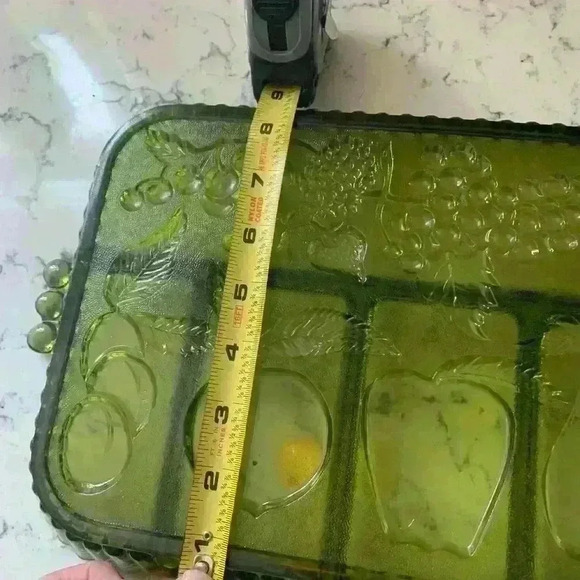 Vintage Indiana Glass Avocado Green Divided Relish Tray Platter Fruit Design - Picture 4 of 5